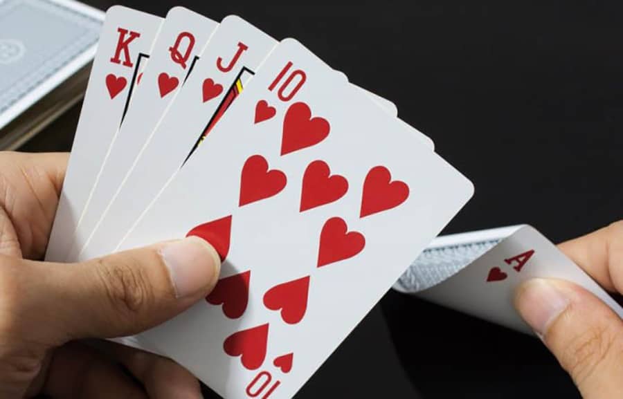 Những điều cần phải nắm được khi tham gia chơi bài Poker